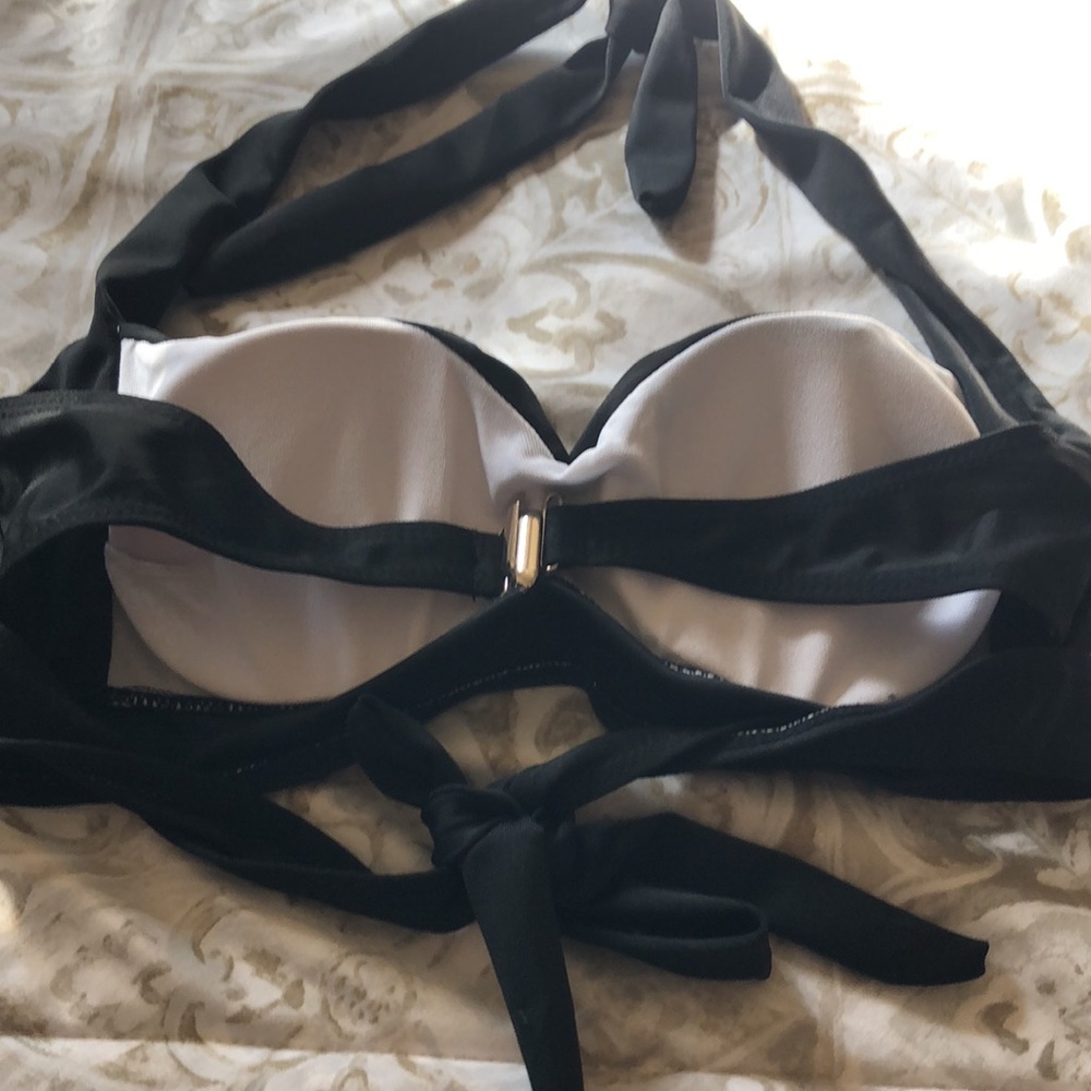 Woman’s Bikini - Picture 4 of 4